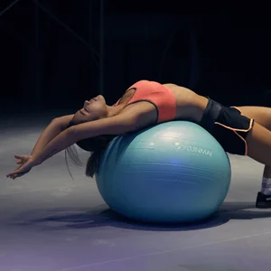 Pilates Fitball: основные упражнения с мячом